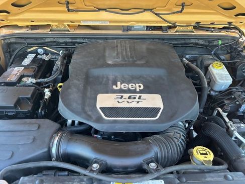 Used 2013 Jeep Wrangler Sport AWD/4WD image 23