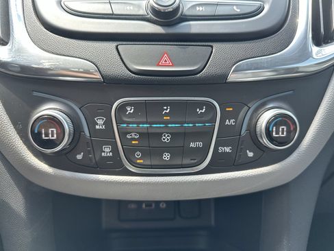Used 2019 Chevrolet Equinox LT FWD image 16