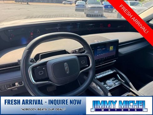 Used 2024 Lincoln Nautilus Reserve w/ Equipment Group 202A AWD/4WD image 7