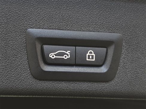 Used 2021 BMW X6 sDrive40i w/ Convenience Package image 30