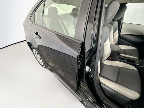 Used 2024 Toyota Corolla LE FWD image 27
