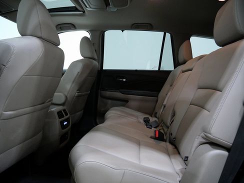 Used 2021 Honda Pilot Touring image 24