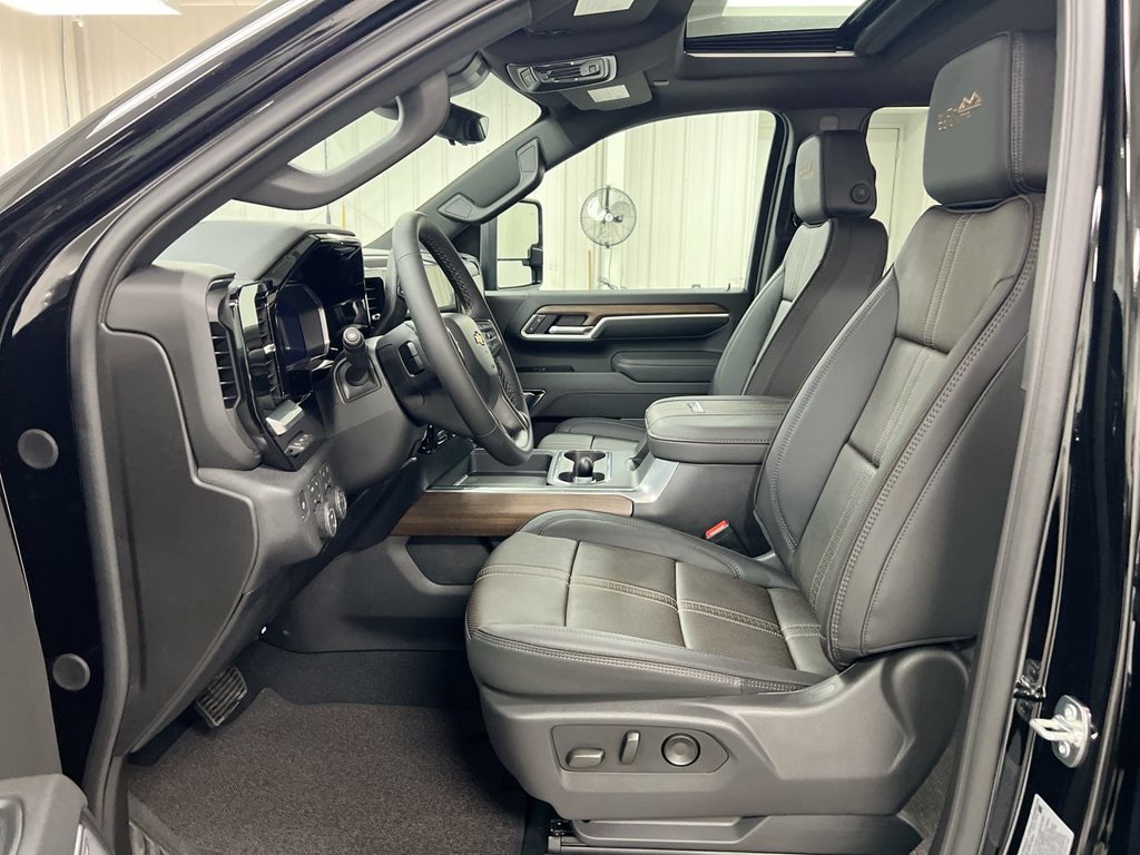 New 2026 Chevrolet Silverado 2500 High Country w/ High Country Premium Package AWD/4WD image 21