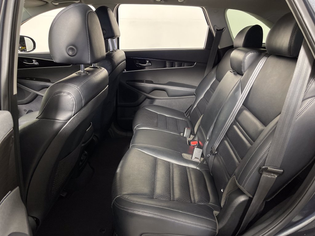 Used 2020 Kia Sorento EX AWD/4WD image 13