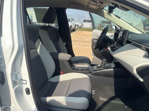 Used 2023 Toyota Corolla LE FWD image 12