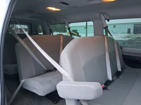 Used 2012 Ford E-350 and Econoline 350 XLT image 9