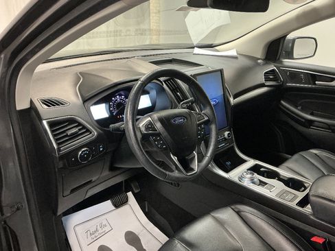 Used 2022 Ford Edge Titanium AWD/4WD image 10