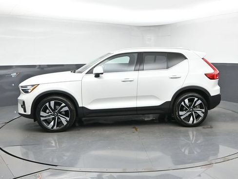 Used 2024 Volvo XC40 B5 Ultimate w/ Climate Package AWD/4WD image 6