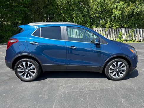 Used 2019 Buick Encore Essence FWD image 2