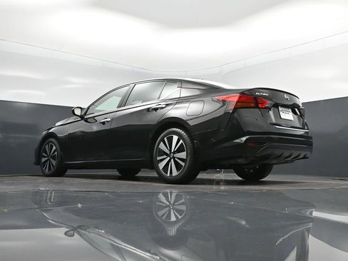 Used 2022 Nissan Altima 2.5 SV FWD image 41
