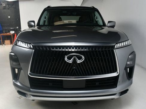 Used 2025 INFINITI QX80 Sensory image 17