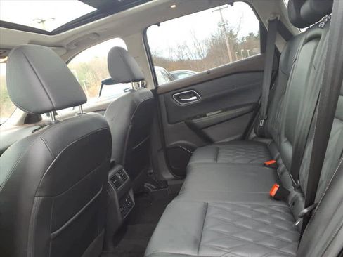 Used 2023 Nissan Rogue Platinum w/ Platinum Premium Package image 20