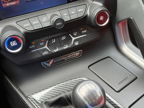 Used 2015 Chevrolet Corvette Stingray Coupe RWD image 39
