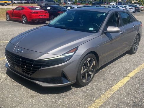 Used 2023 Hyundai Elantra Limited w/ Cargo Package FWD image 1
