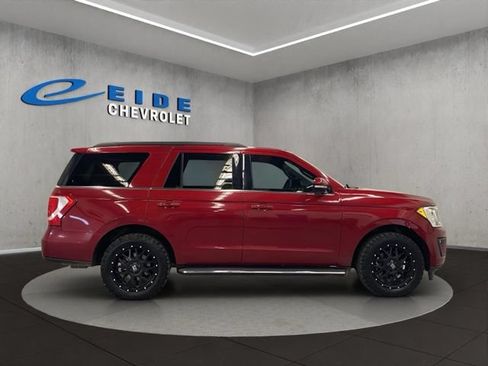 Used 2018 Ford Expedition XLT w/ Equipment Group 202A AWD/4WD image 15