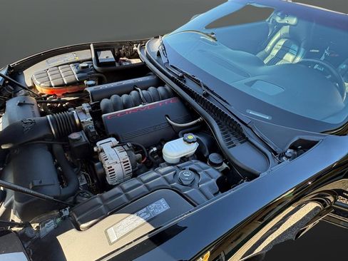 Used 2004 Chevrolet Corvette Convertible w/ Preferred Equipment Group RWD image 39