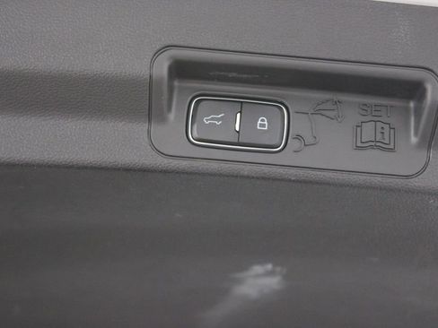 Used 2020 Ford Explorer XLT w/ Equipment Group 202A image 14