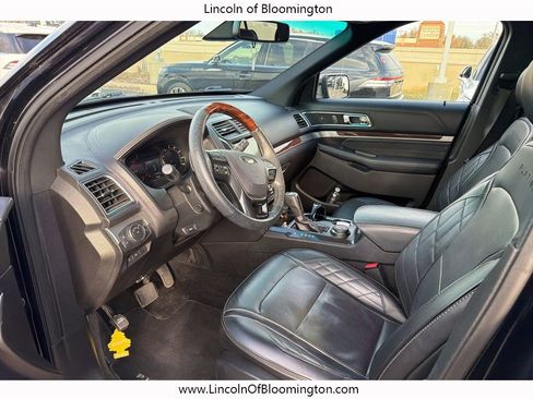 Used 2017 Ford Explorer Platinum image 14