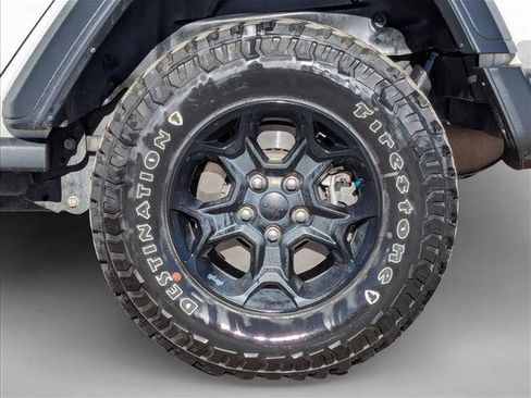 Used 2023 Jeep Wrangler Unlimited image 24
