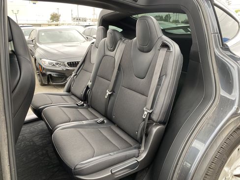 Used 2018 Tesla Model X 75D image 20