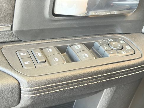 New 2026 RAM 2500 Laramie w/ Night Edition AWD/4WD image 15
