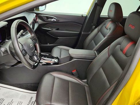 Used 2024 Chevrolet Trax RS w/ Driver Confidence Package FWD image 19