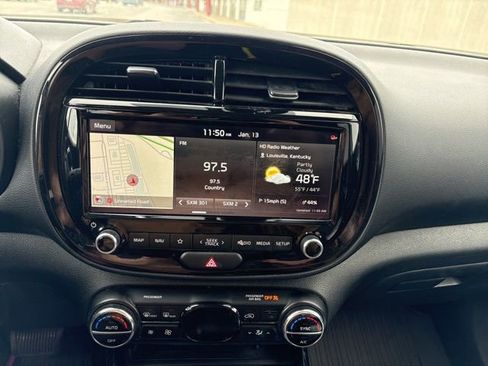 Used 2021 Kia Soul EX image 11