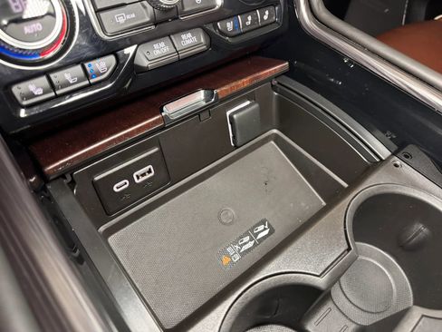 Used 2023 GMC Yukon Denali Ultimate image 47