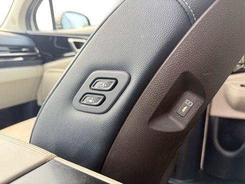 Used 2025 Kia Carnival SX Prestige FWD image 24