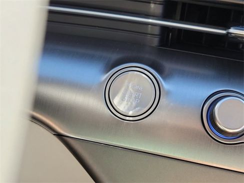 New 2026 Hyundai Kona SE image 8