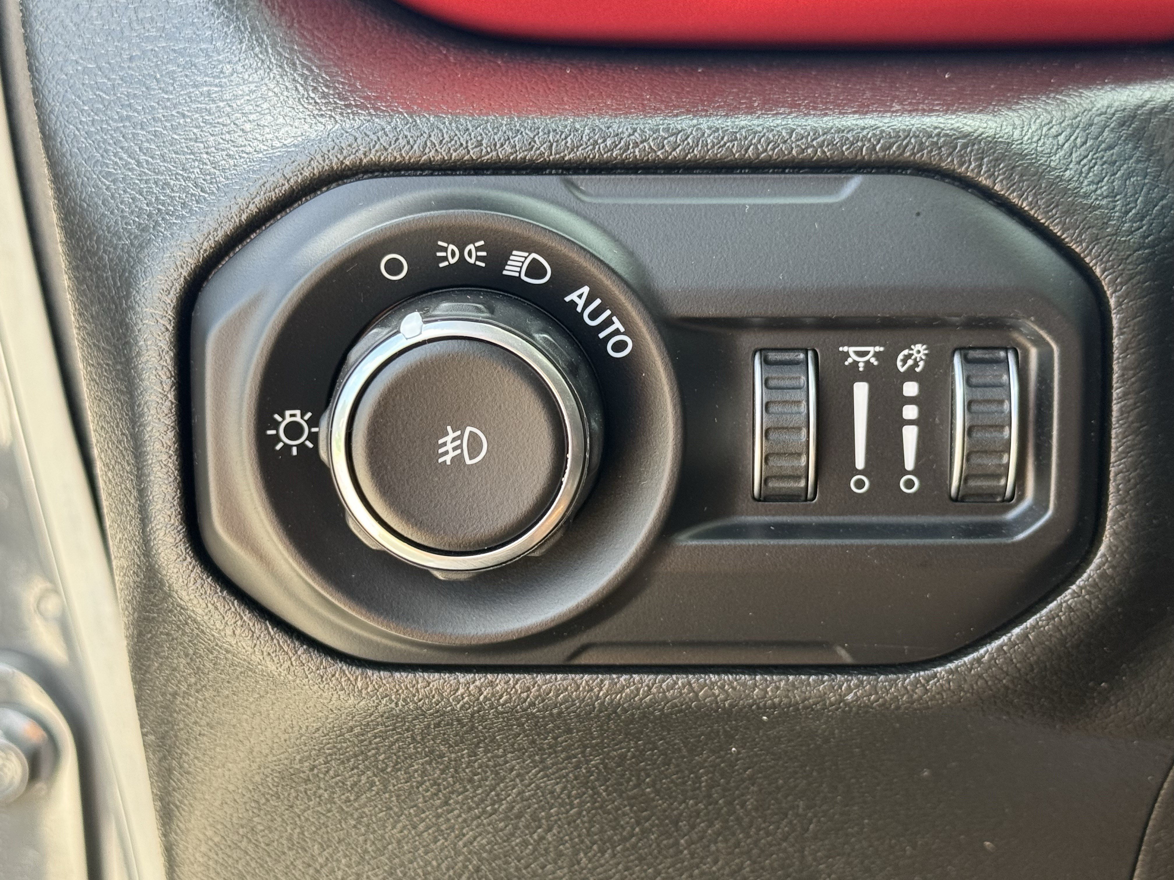 Used 2022 Jeep Wrangler Rubicon w/ Cold Weather Group AWD/4WD image 25