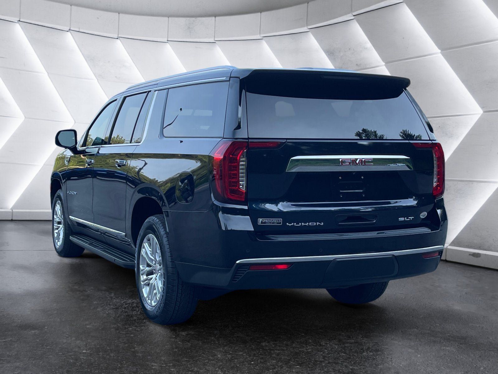 Used 2024 GMC Yukon XL SLT w/ SLT Luxury Package AWD/4WD image 21