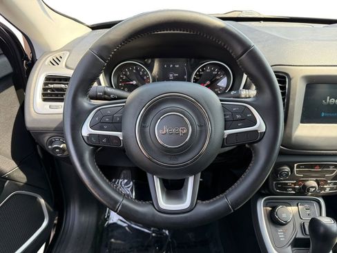 Used 2019 Jeep Compass Latitude image 12