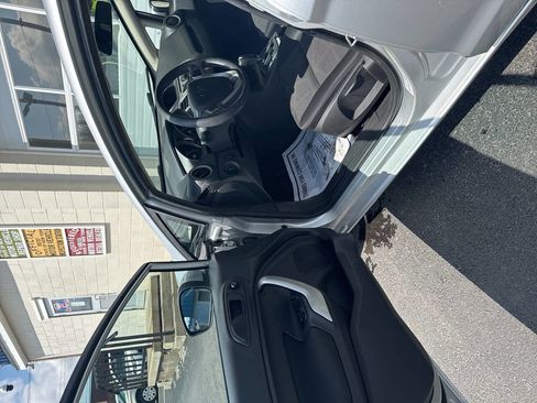 Used 2012 Ford Fiesta SE image 15