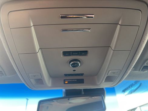 Used 2019 GMC Yukon XL Denali image 36