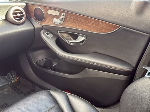 Used 2019 Mercedes-Benz C 300 Sedan image 21