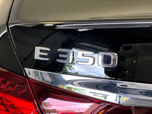 Used 2023 Mercedes-Benz E 350 4MATIC Sedan image 33