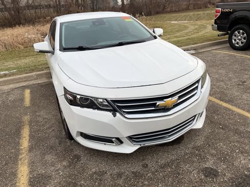 Used 2014 Chevrolet Impala LT w/ Convenience Package image 22