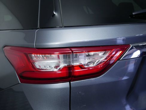 Used 2020 Chevrolet Traverse Premier AWD/4WD image 12