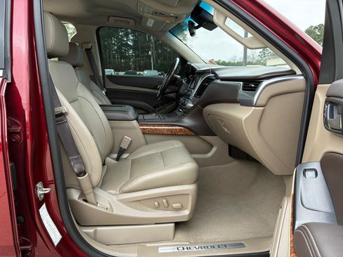 Used 2020 Chevrolet Suburban Premier image 17