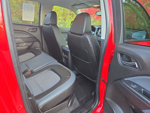 Used 2019 Chevrolet Colorado Z71 image 28