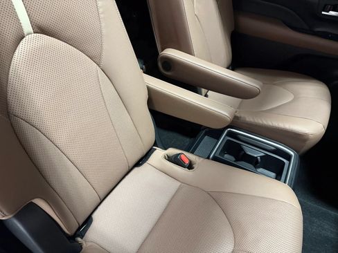 Used 2024 Toyota Grand Highlander AWD image 67