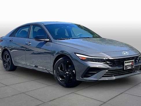 Used 2026 Hyundai Elantra SEL Sport FWD image 3