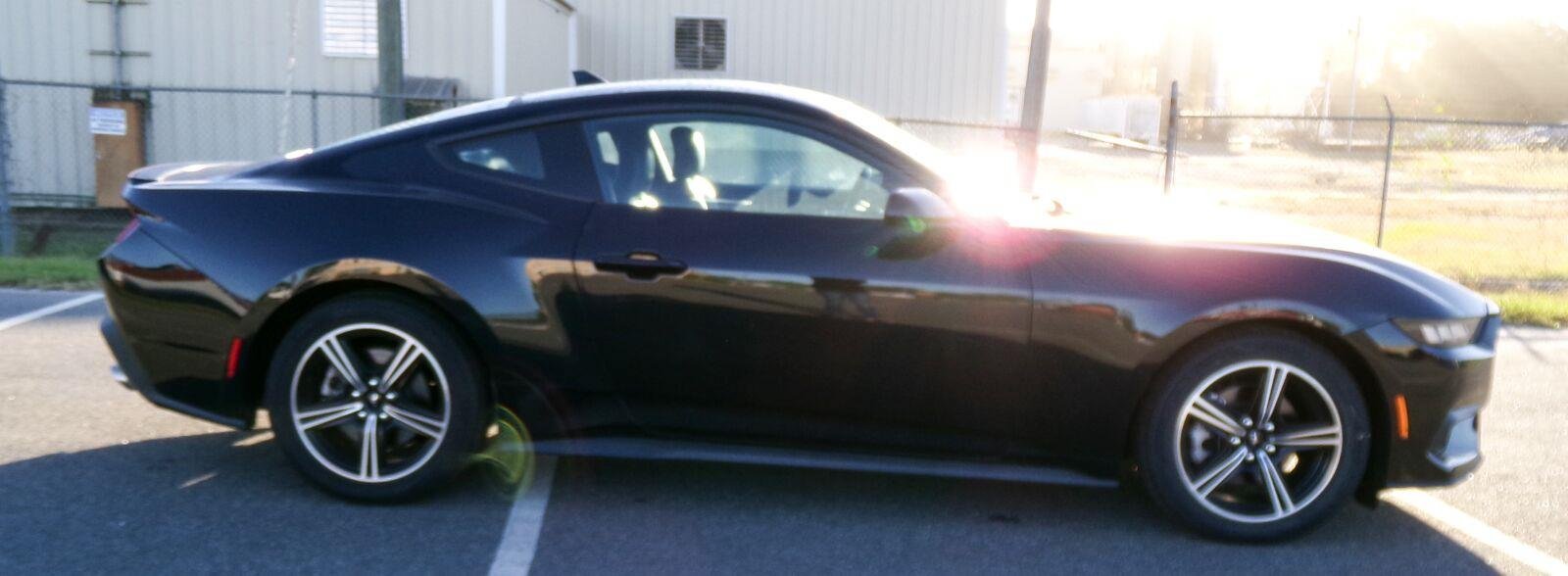 Used 2024 Ford Mustang Premium RWD image 5