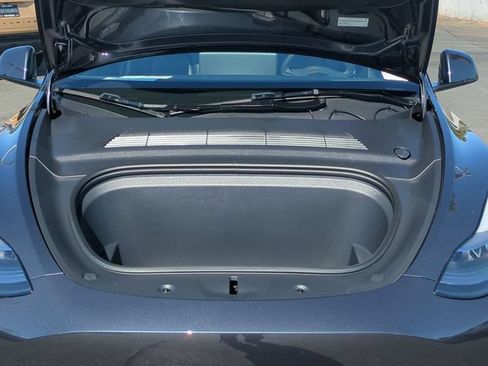 Used 2025 Tesla Model Y Long Range RWD image 32