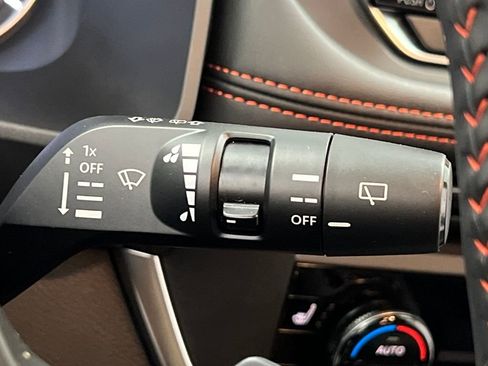 Used 2025 Nissan Rogue SV image 40