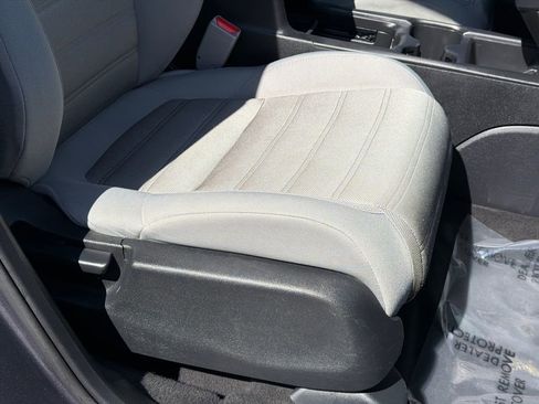 Used 2017 Honda CR-V LX image 11