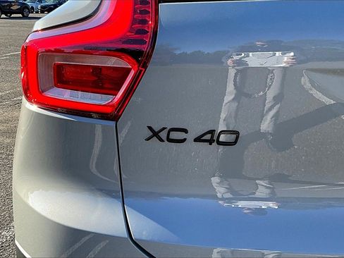 New 2026 Volvo XC40 B5 Ultra w/ Climate Package image 9