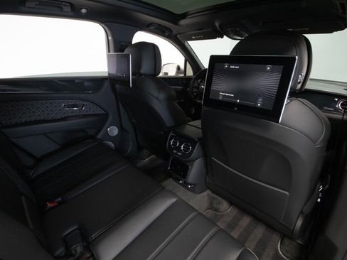 Used 2023 Bentley Bentayga Speed image 78