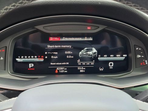 Used 2023 Audi Q8 Premium Plus image 36